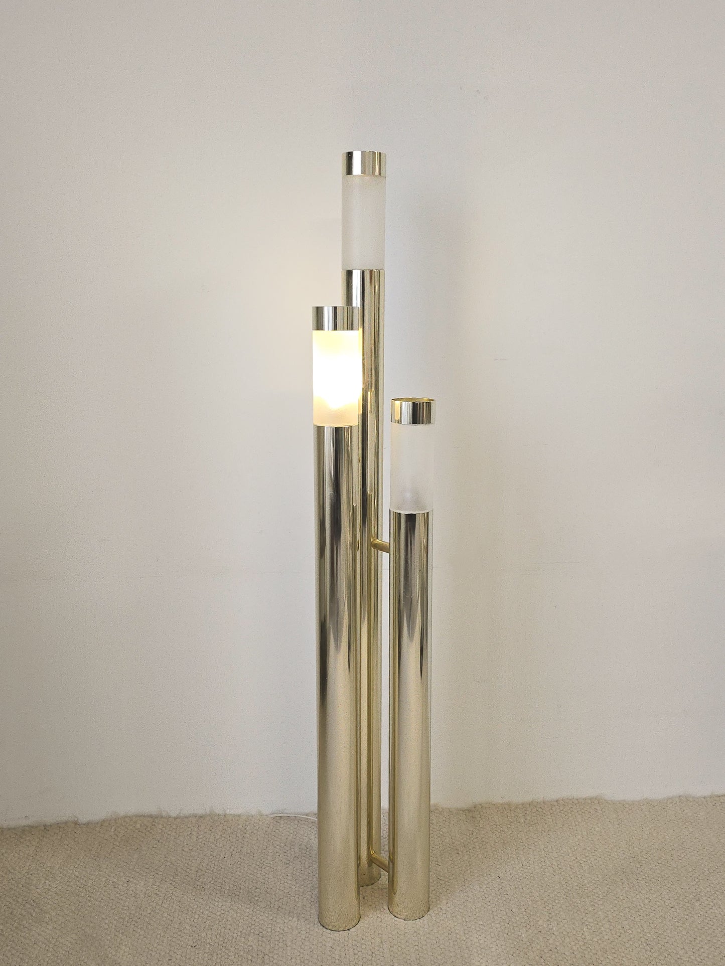 Floor lamp by Gustavo Martinez