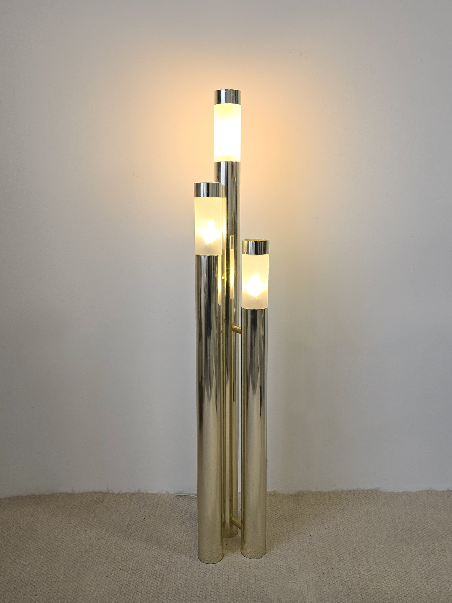 Floor lamp by Gustavo Martinez