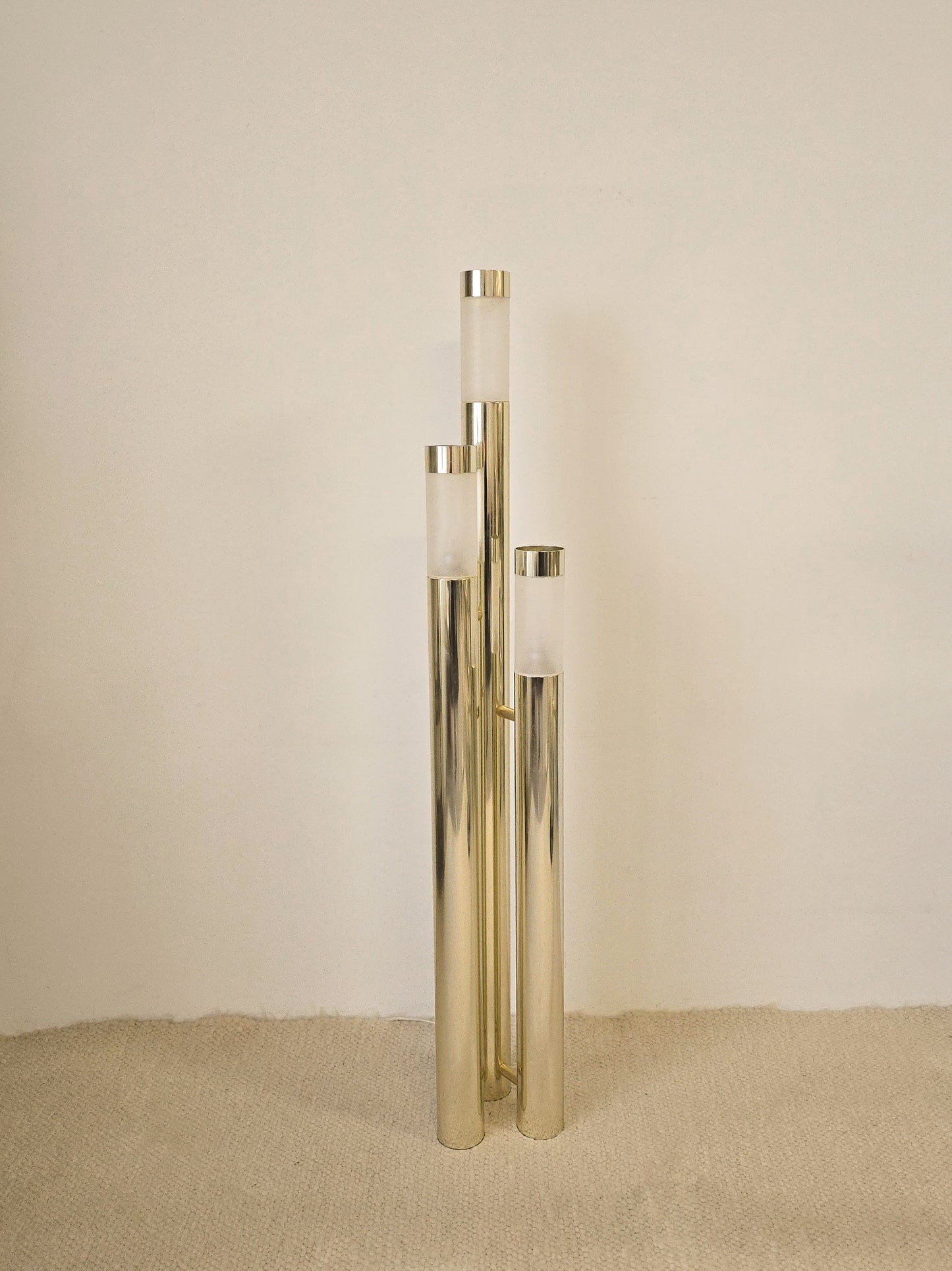 Floor lamp by Gustavo Martinez