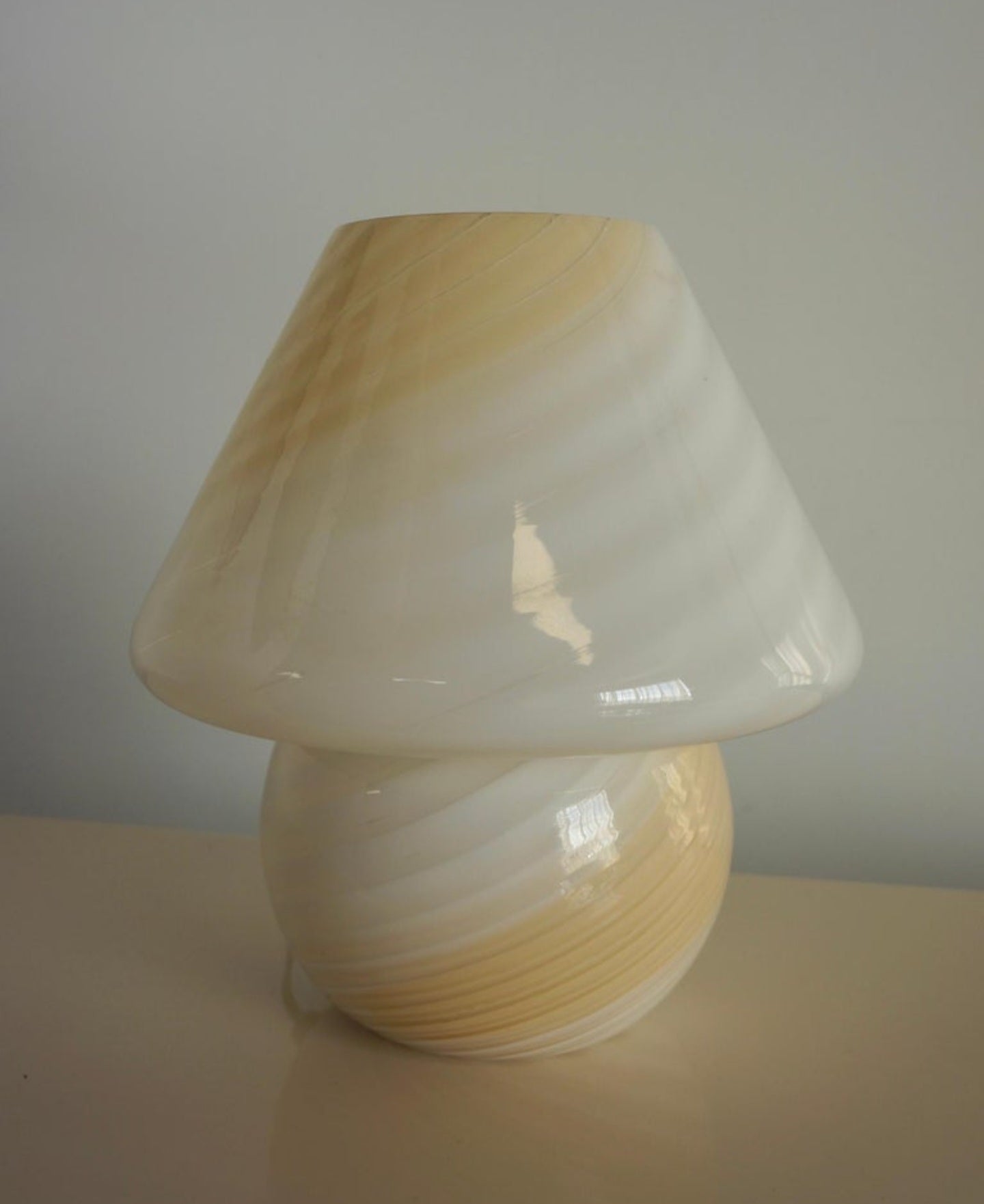 Medium Murano Mushroom Cream Swirl Lamp