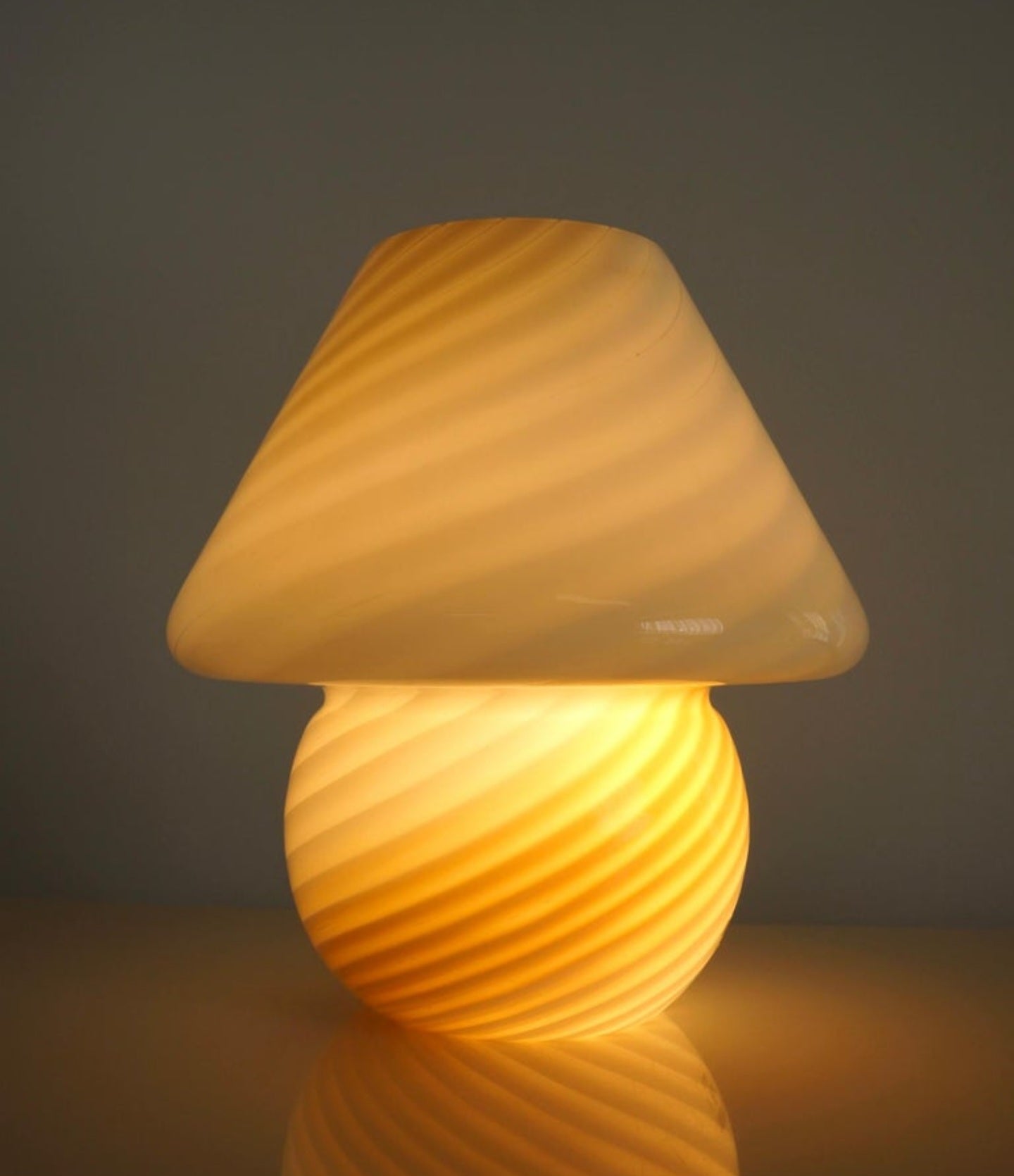 Medium Murano Mushroom Cream Swirl Lamp