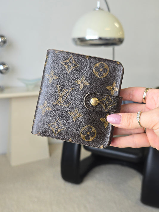 LOUIS VUITTON Monogram Compact Wallet