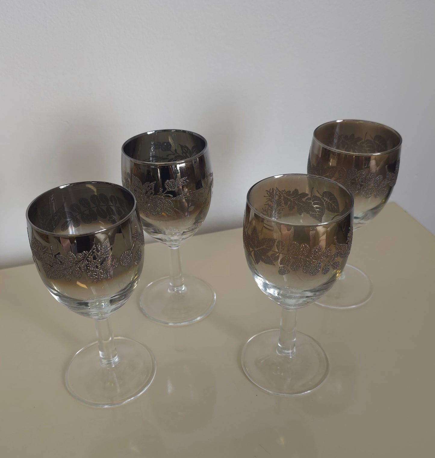 Thorothy Thorpe Chrome Ombre Glass