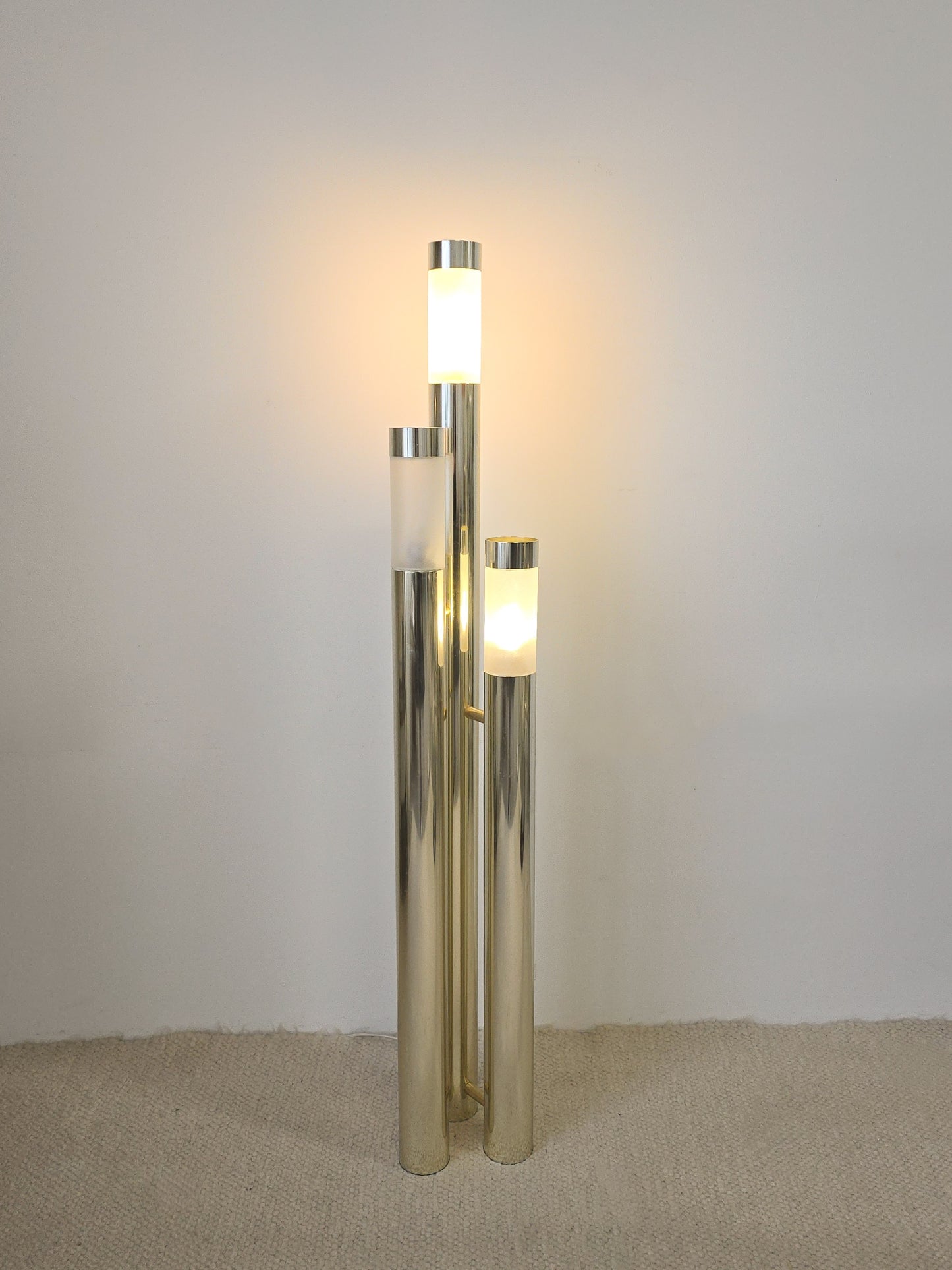 Floor lamp by Gustavo Martinez