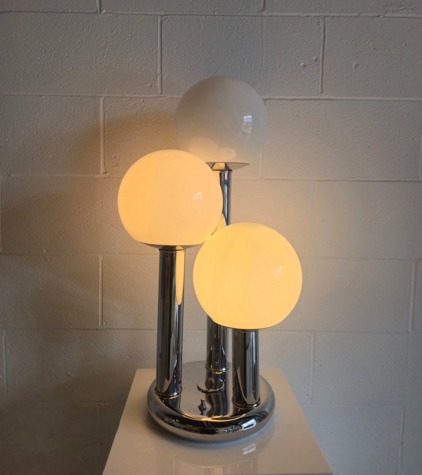 Tubular Three Globe Lamp