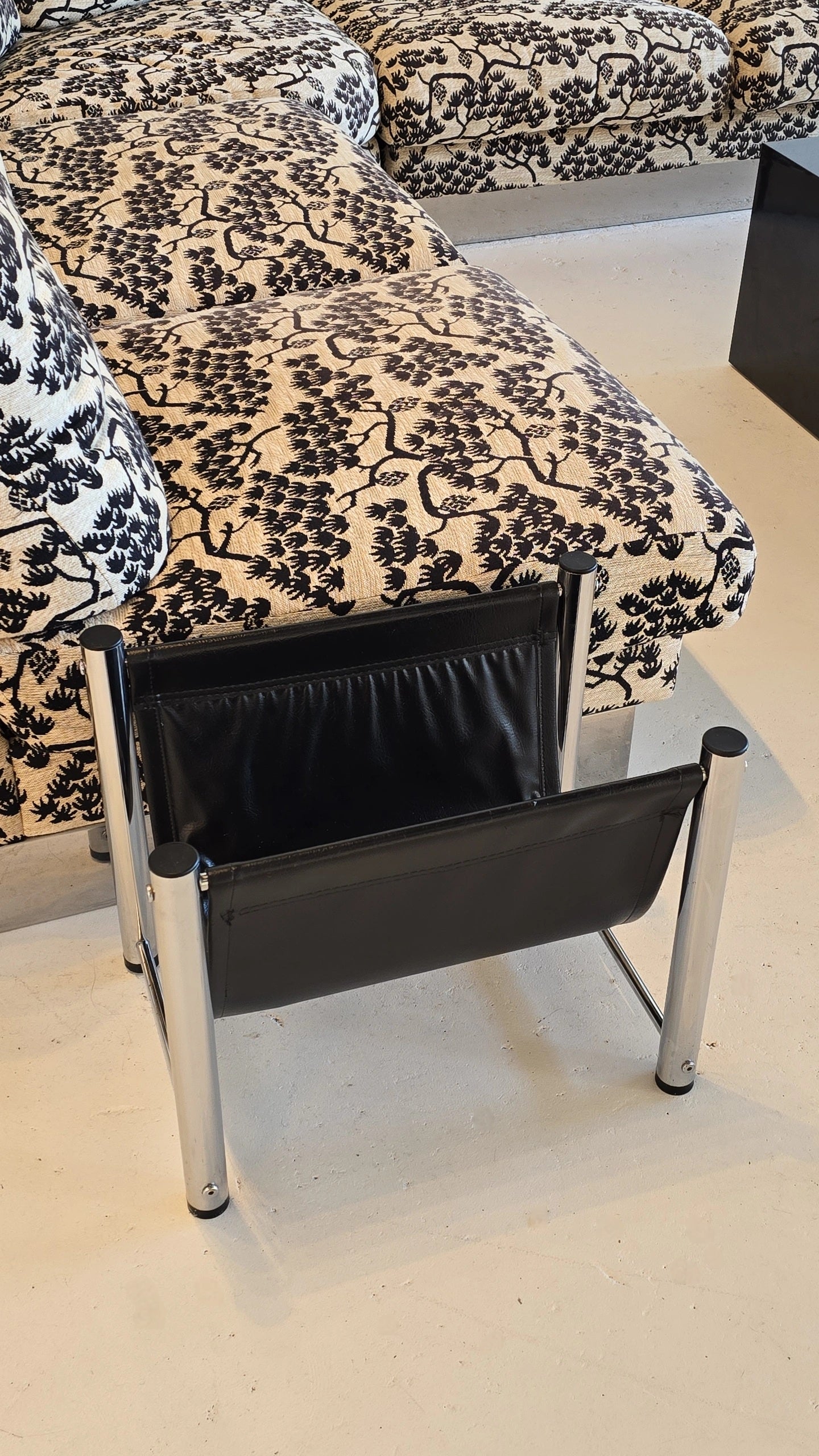 Tubular Chrome magazine holder