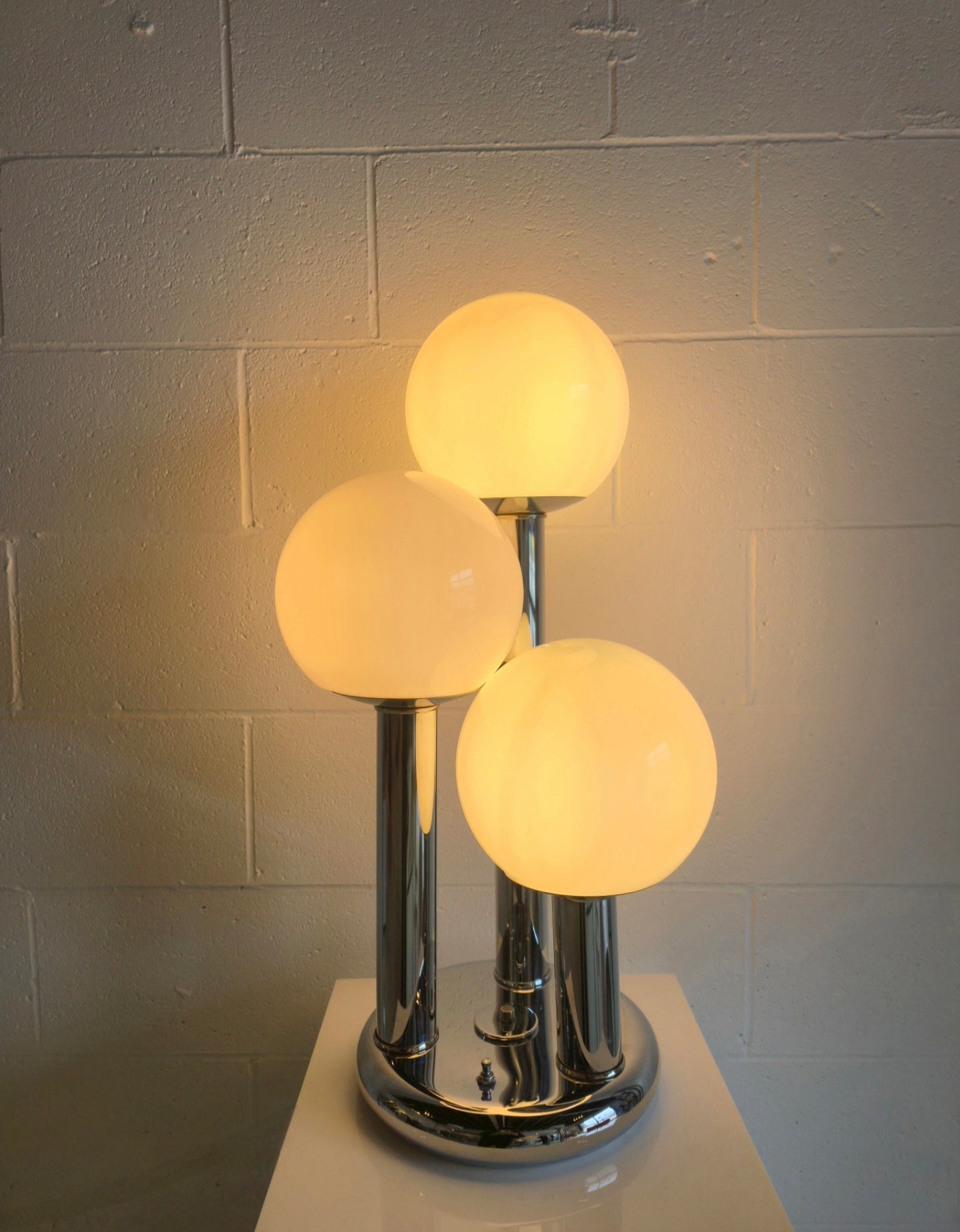 Tubular Three Globe Lamp
