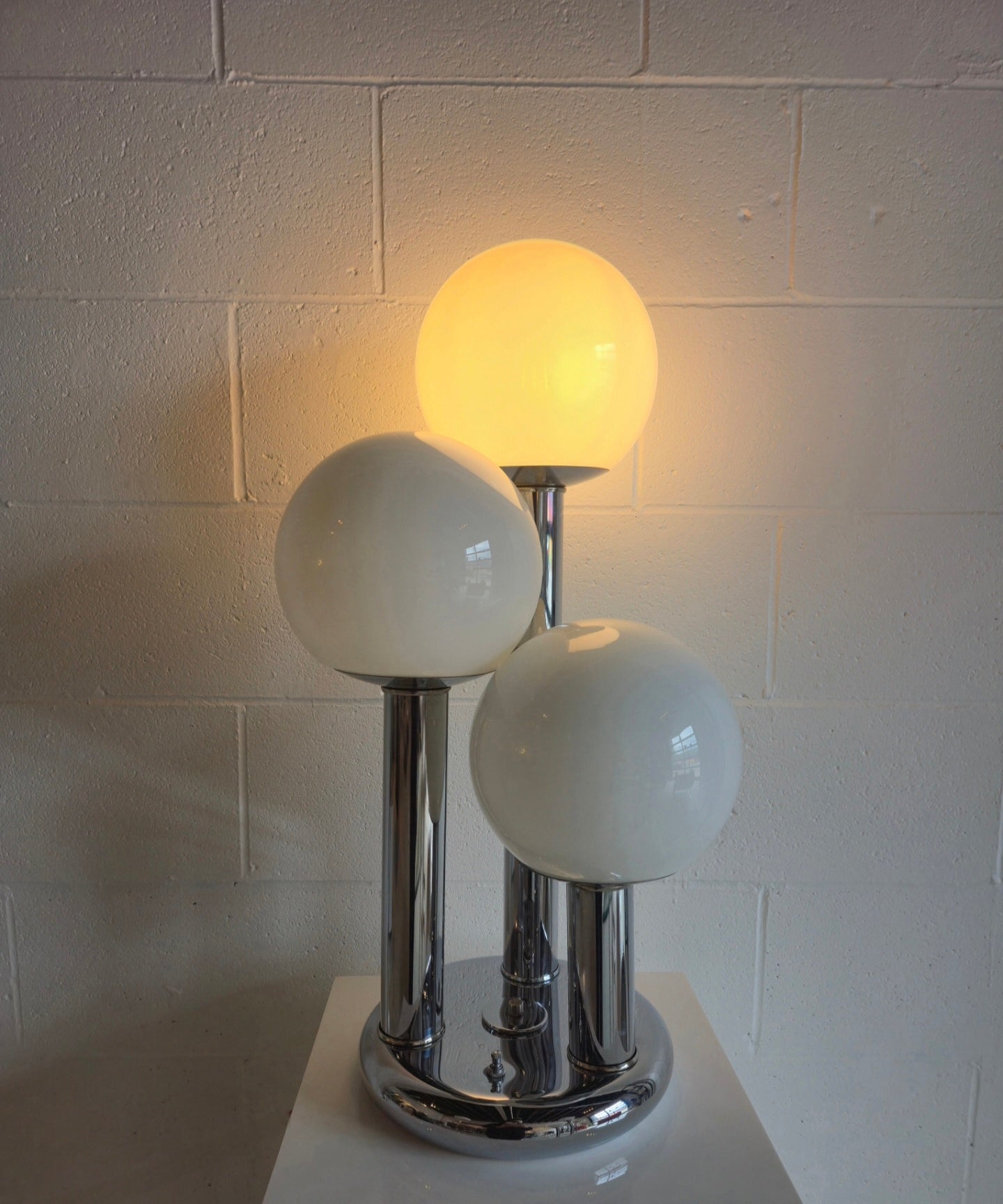 Tubular Three Globe Lamp