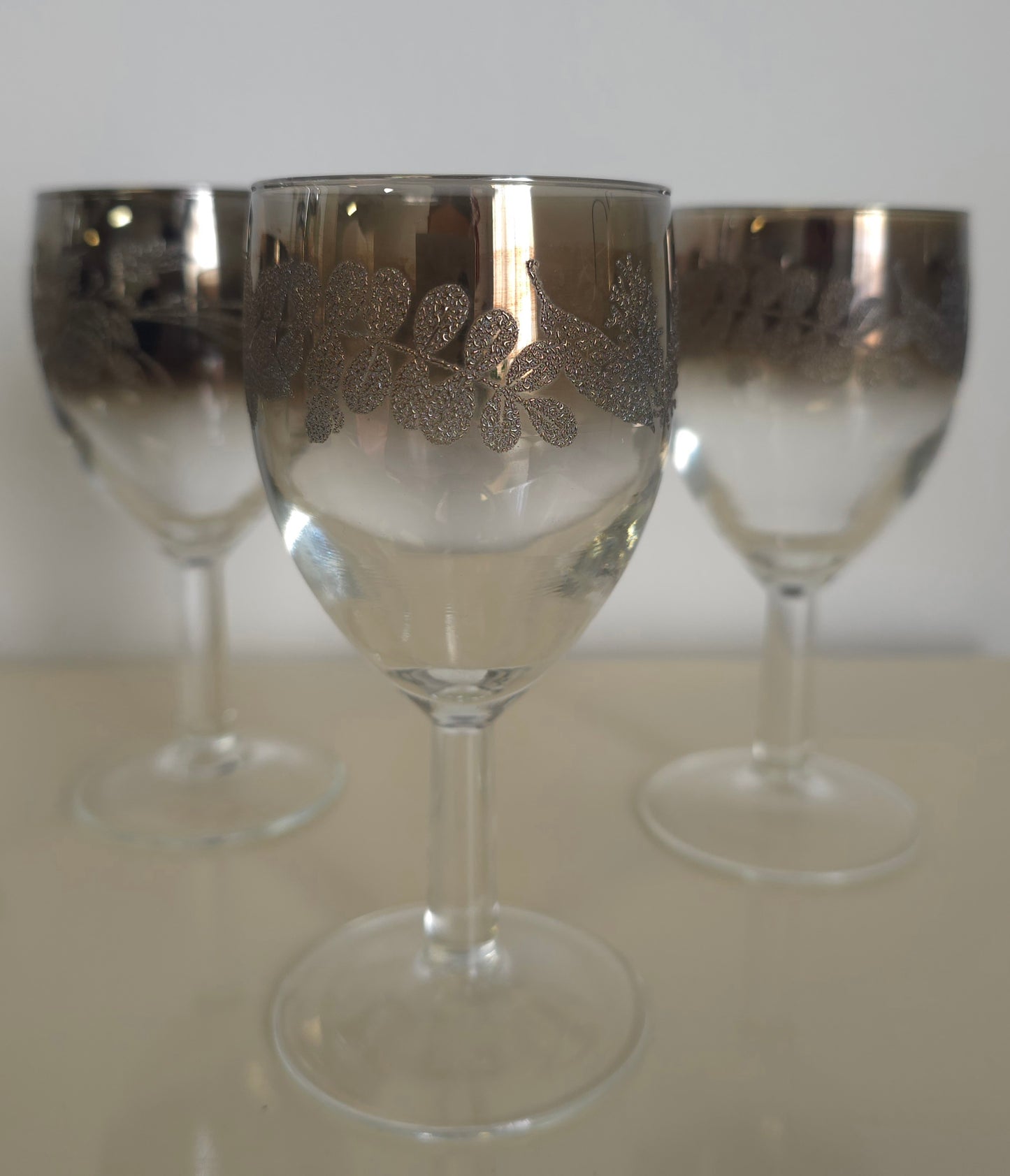 Thorothy Thorpe Chrome Ombre Glass